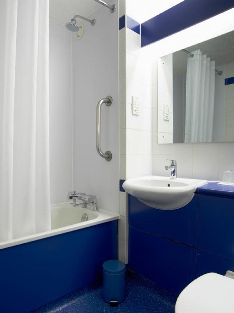 Travelodge Ashford Екстериор снимка