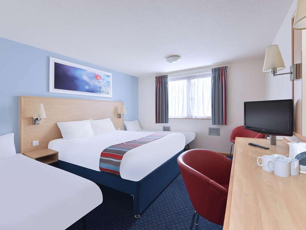 Travelodge Ashford Ашфорд Стая снимка